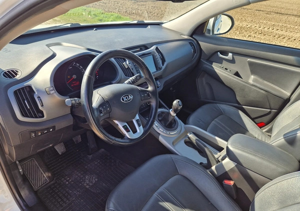 Kia Sportage cena 51900 przebieg: 156500, rok produkcji 2015 z Poznań małe 106